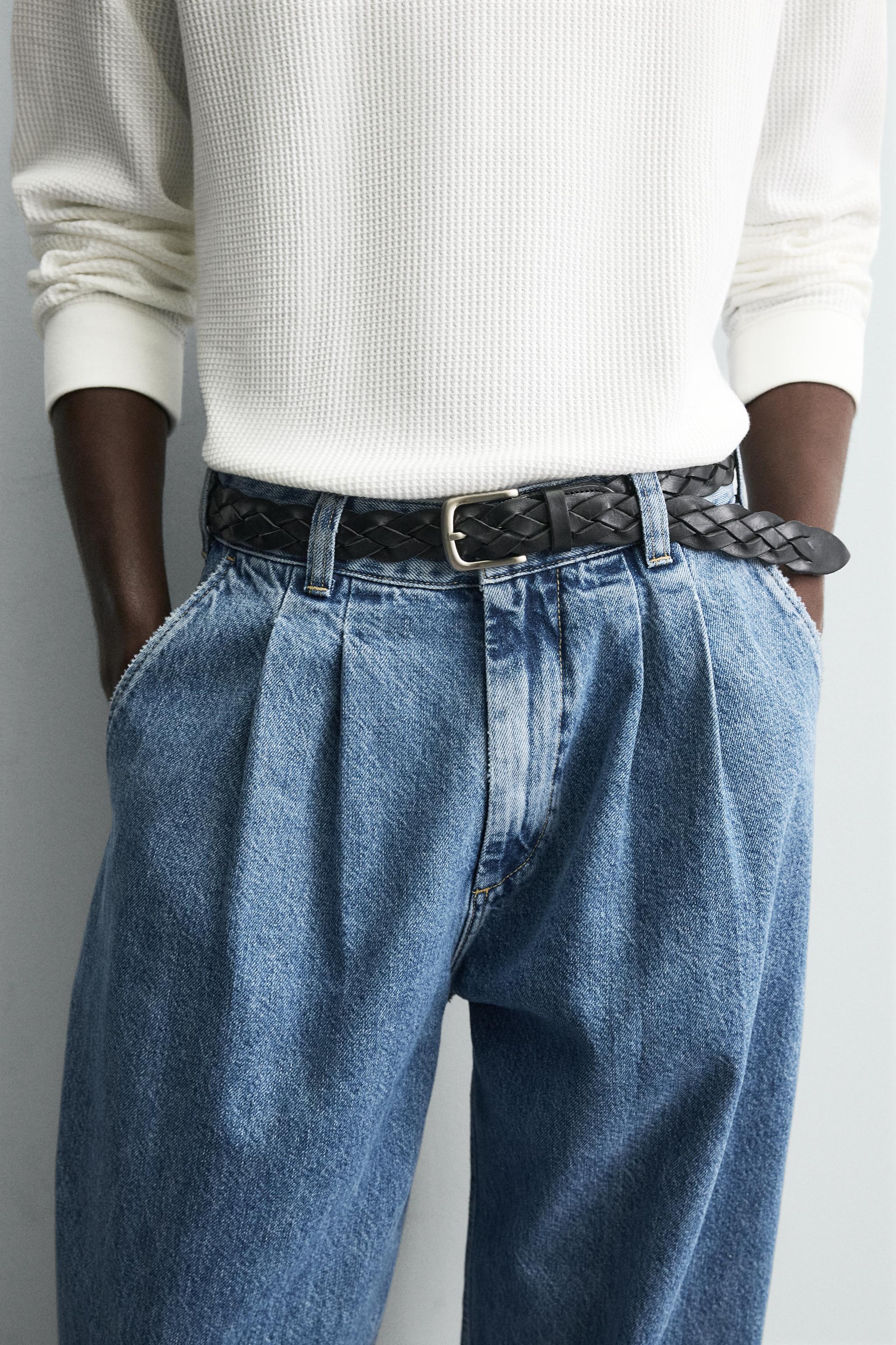 PLEATED WIDE FIT JEANS